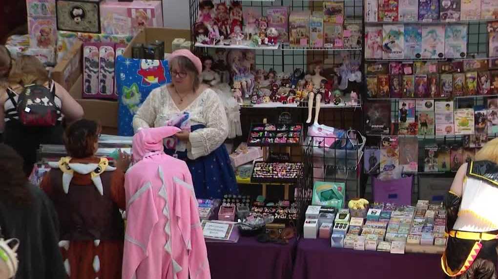 Omaha Pop Expo hosts voices of popular TV shows