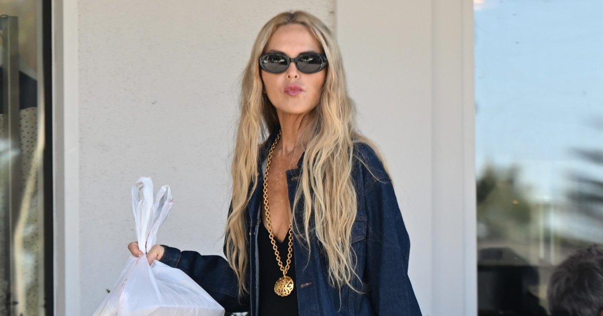 Get Rachel Zoe’s Fall Denim Jacket Look for Only $28 on Amazon