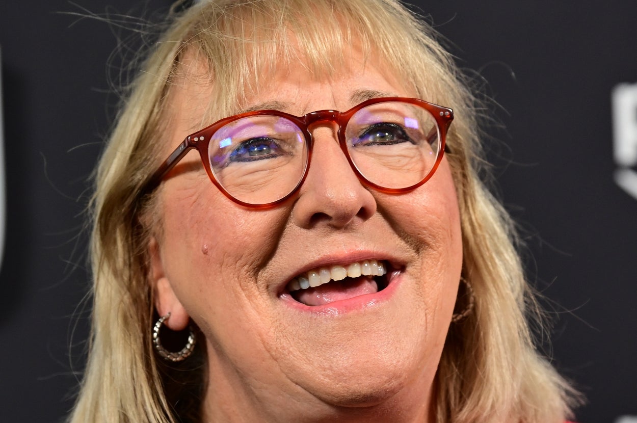 The Donna Kelce Home Renovation Meme Is Way, Way, Waaaay Funnier Than It Should Be